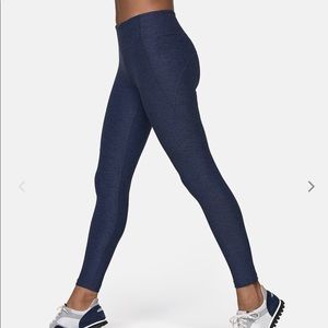 Outdoor Voices 7/8 warmup legging in Navy